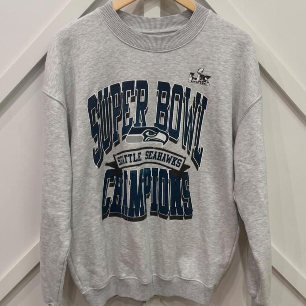 Wear By Erin Andrews Seattle Seahawks Grey Sweatshirt Size Medium LIKE NEW